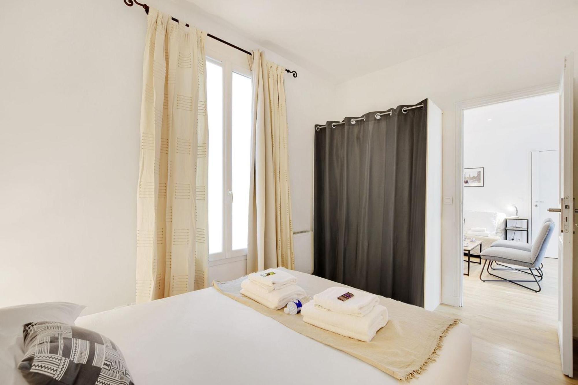 Newly Restored - Montmartre Apartment